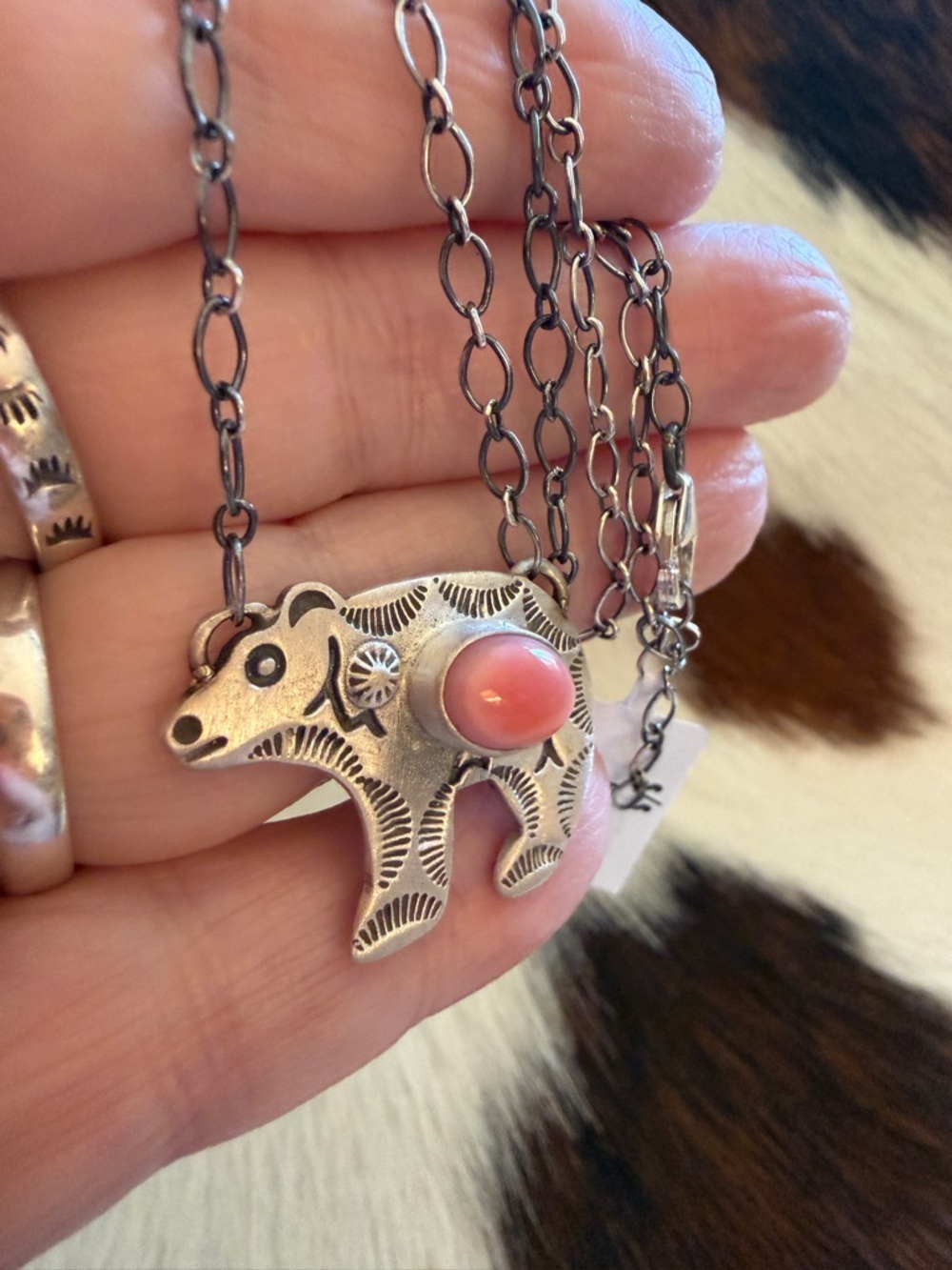 ❤️ Queen Pink Conch Hand Stamped Statement Bear Necklace Matte Sterling 18+2” - Picture 5 of 13
